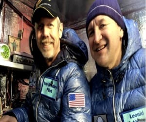 two balloonists make world record