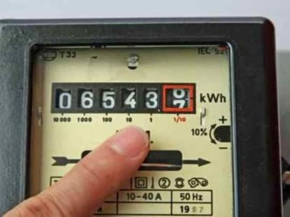 electricity board notice to 910 defaulters.