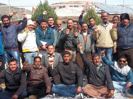 BJP workers picket, demonstrate