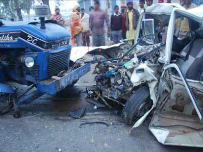 Qualis collided with a tractor, a death.