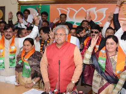 Dara Singh Chauhan and Fateh bahadur Singh families join BJP.