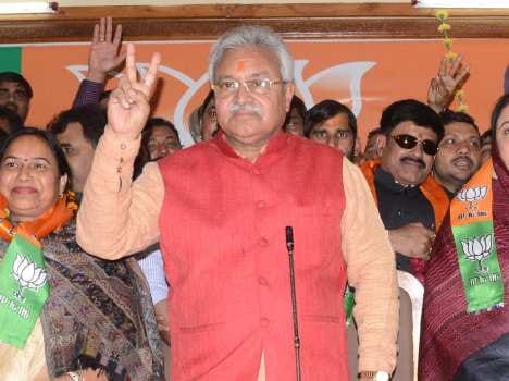 Dara Singh Chauhan and Fateh bahadur Singh families join BJP.