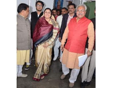 Dara Singh Chauhan and Fateh bahadur Singh families join BJP.