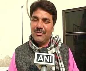 Delhi police summend ramesh baliyan in illegal liquor case