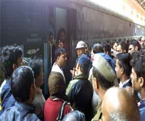 Awadh Assam Express commotion for water.