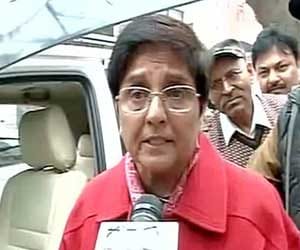 Kiran bedi speaks on AAP donation dispute.