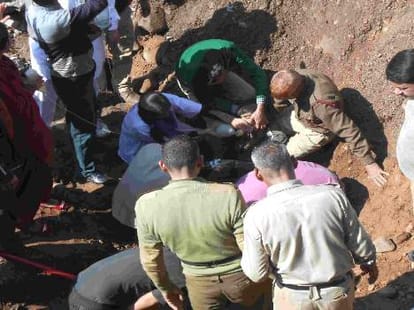 school Boundary wall fall, one died.