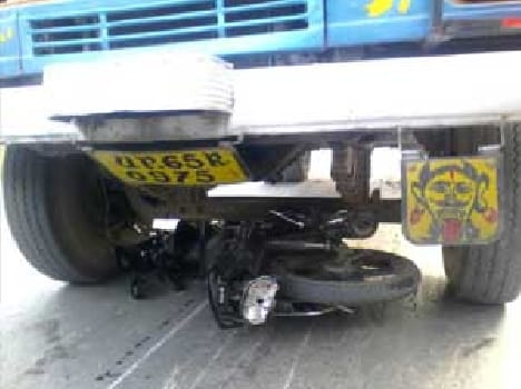 Both survived in road accident