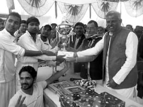 dewaria won the final cricket match
