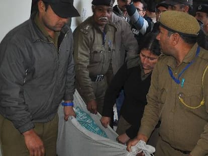 asi husband and lady constable illigal relation, wife died