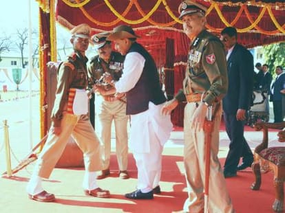 rajnath singh in convocation parade of ssb academy