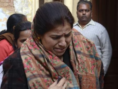 Gauri brutel murder by her lover.