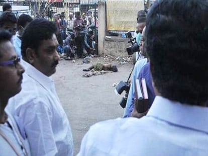 Dying man lying outside the hospital, but health minister ignored