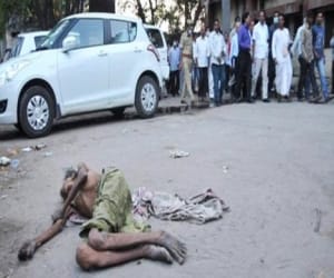 Dying man lying outside the hospital, but health minister ignored