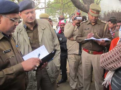 four died in kaushambi after drinking desi wine.