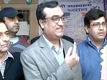 LIVE: see Here is a picture of election of Delhi.