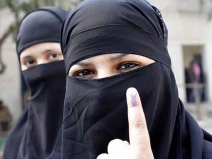 Exit poll line on delhi election