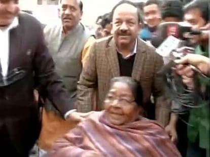 LIVE: see Here is a picture of election of Delhi.