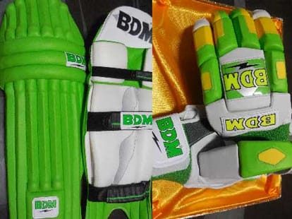 bats made in meerut for pakistani cricketer.