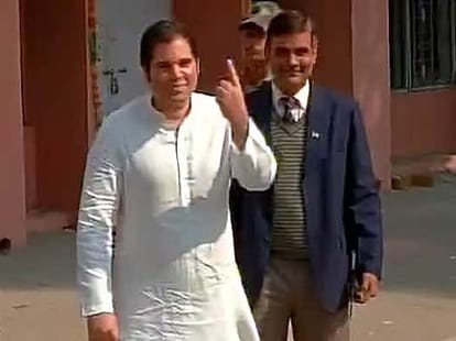 LIVE: see Here is a picture of election of Delhi.