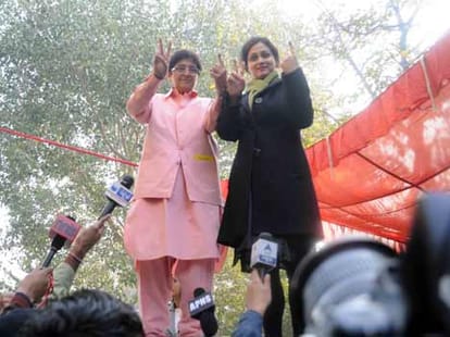  Kiran bedi share video against aam admi party