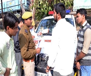 traffic police in problem due to challan on whatsapp, facebook, cctv