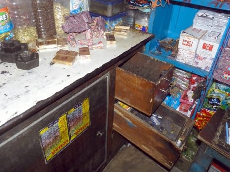 The lock broke three stores One million of the cargo carried