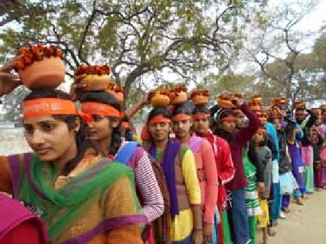 Jaykarane travel around the urn out Gunje