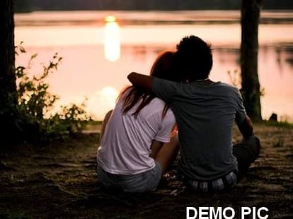 Girl runs off with boyfriend before one day of marriage.