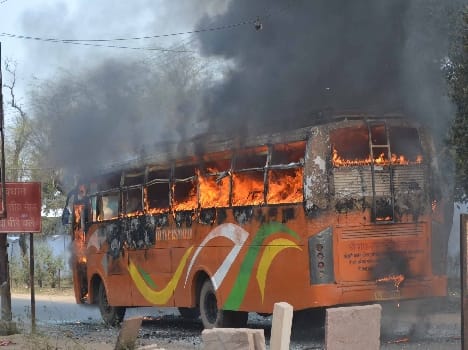 fire on bus after deth in accident