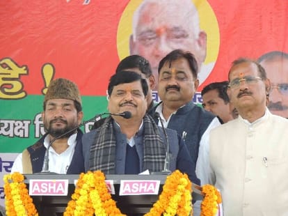 shivpal singh active in amethi, where is rahul gandhi?
