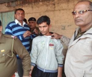 brutal murder of mother and sister for mobile