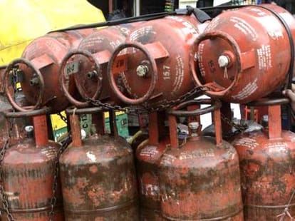 1600 discount on new gas connection for BPL.