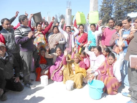 Suni Pau villagers flexing Water Institute locks,champwat