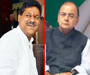 kirti azad toned against arun jaitley