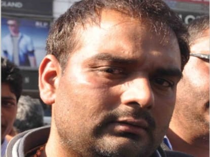 police beat congress leader sons.