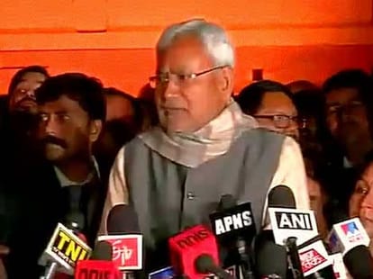 manjhi's another controversial statement