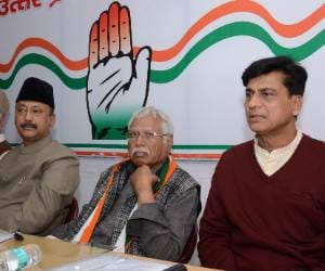 two congress leader fight on lucknow headquarter