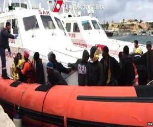 800 people died in boat accident in italy