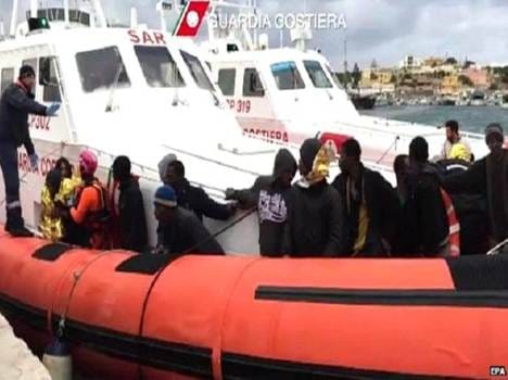 two boats Steeped  200 people dead