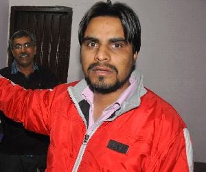 swift dzire robbed in gunpoint from factory owner