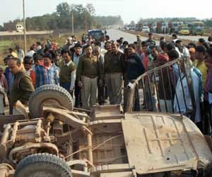 five died in accident in up.