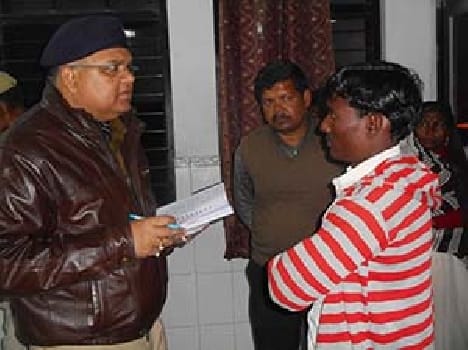 Father of 4 children ate poison Kaushambi