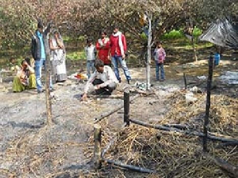 The fire destroyed the house of gardener