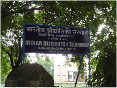  IIt student protest over fellowship hike 