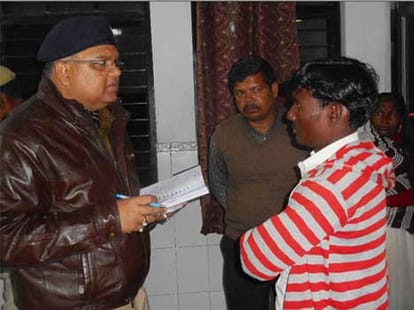 father ate poisonous samosa with four children.