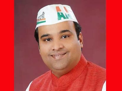 kejriwal invited delhi mla family to talk on sunday