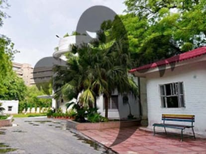 Kejriwal remain in this unfortunate and haunted bungalow?