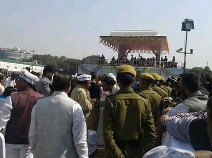 Oath taking ceremony of arvbind kejriwal in delhi