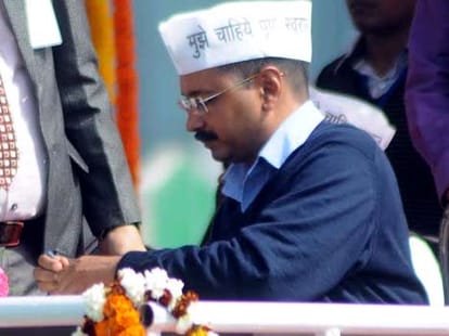 blames on kejriwal by prashant bhushan and yogendra yadav in letter to aap volunteers